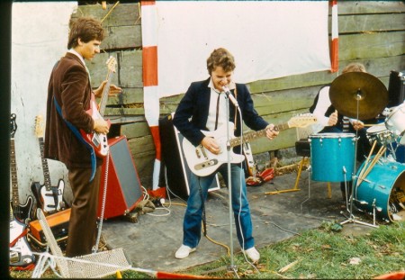 Třanovice 1983 / s bílou kytarou Martin Knorr. Název sestavy asi:  Knorrovo těleso